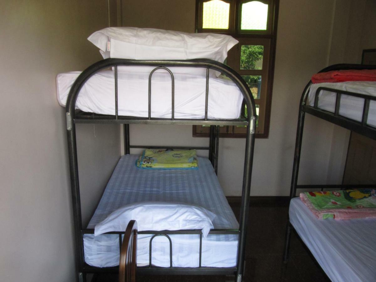 Lux Pillow Hostel Hpa-an Bagian luar foto