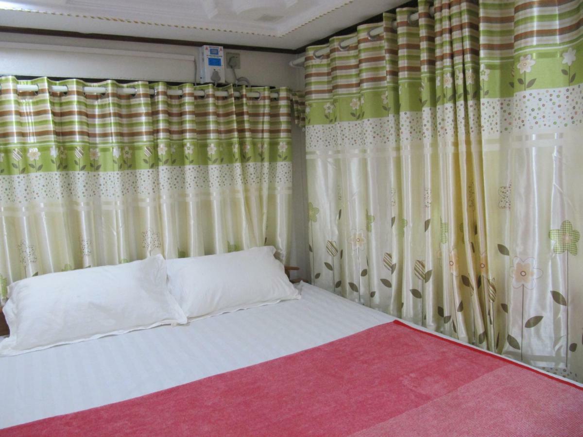 Lux Pillow Hostel Hpa-an Bagian luar foto