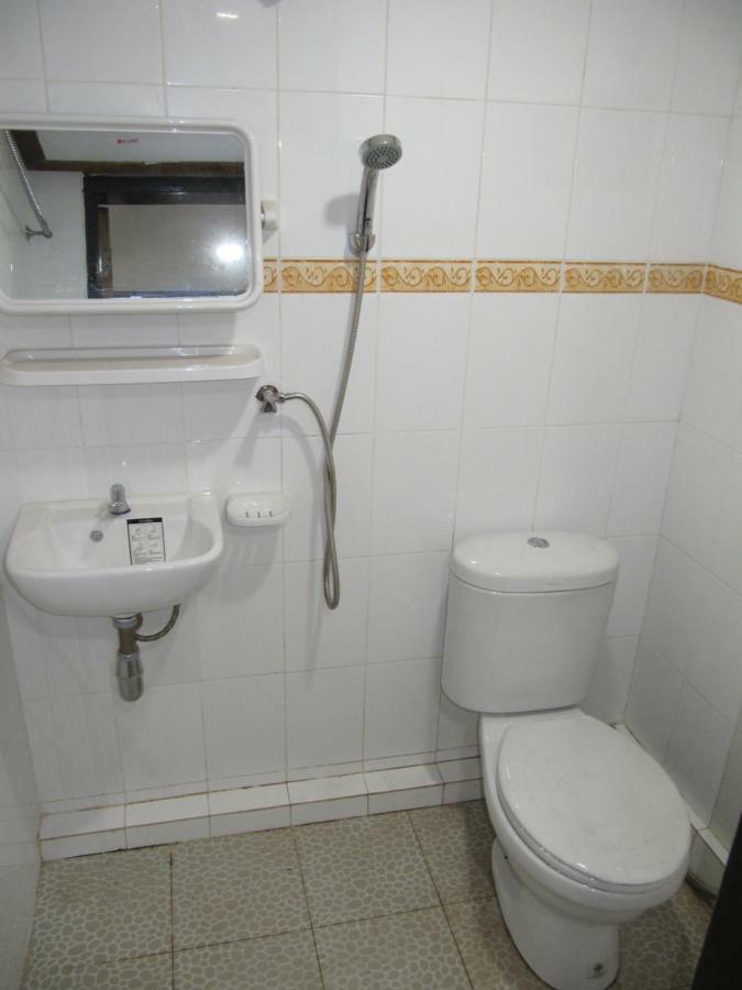 Lux Pillow Hostel Hpa-an Bagian luar foto