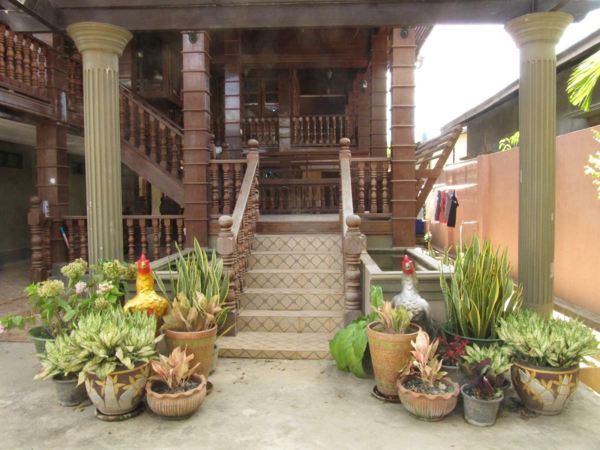 Lux Pillow Hostel Hpa-an Bagian luar foto